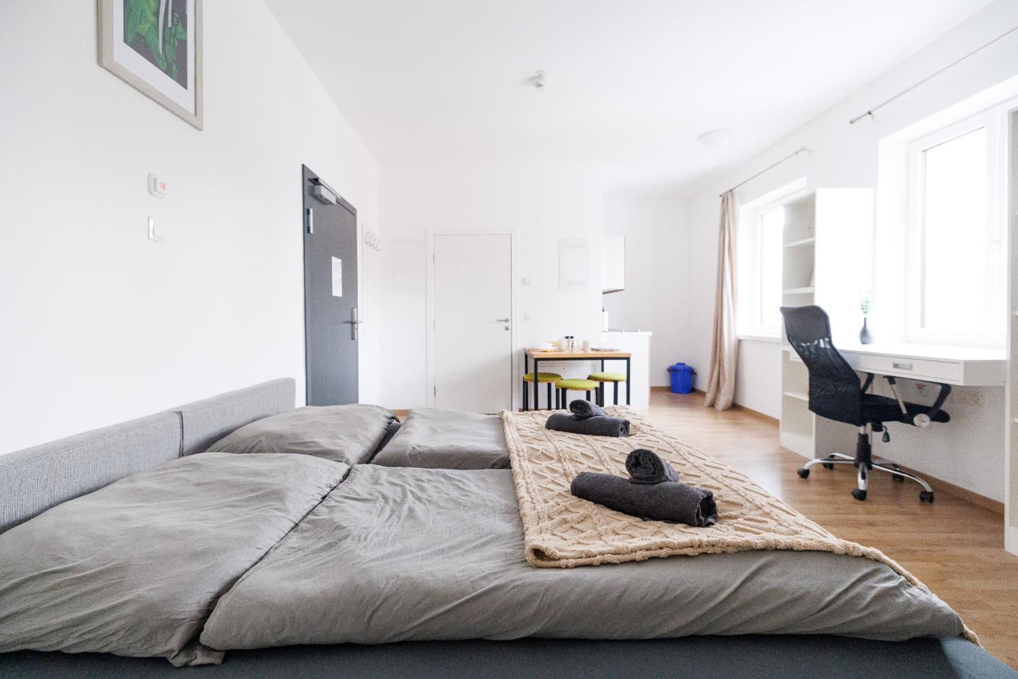 Central Urban Studio Wiener Neustadt Buitenkant foto